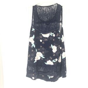 Torrid Size 1X Blue Floral Tank woth Blue Lace Yoke